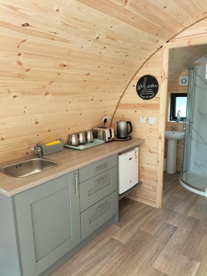 Gateway Glamping Hotel Farranfore ภายนอก รูปภาพ