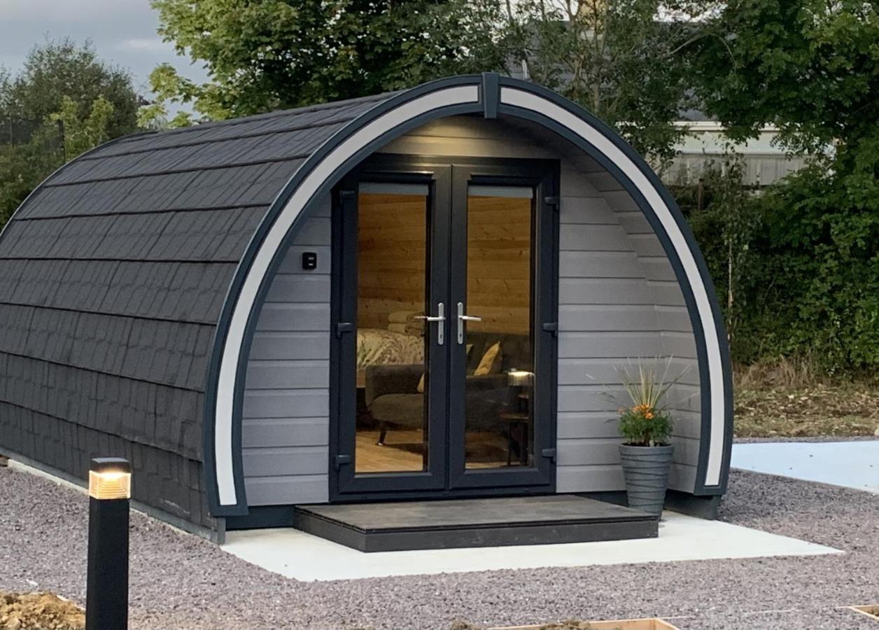 Gateway Glamping Hotel Farranfore ภายนอก รูปภาพ