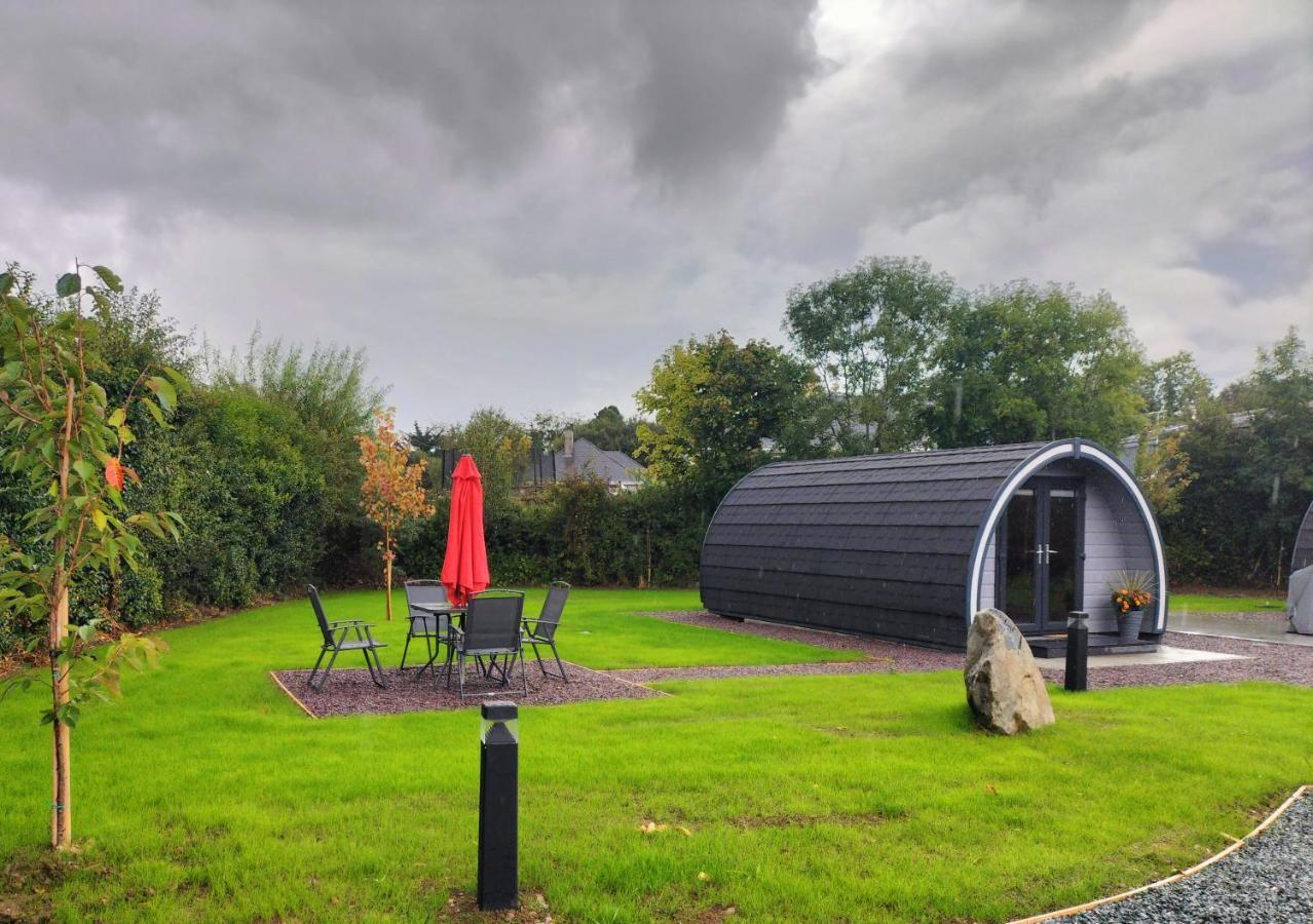Gateway Glamping Hotel Farranfore ภายนอก รูปภาพ